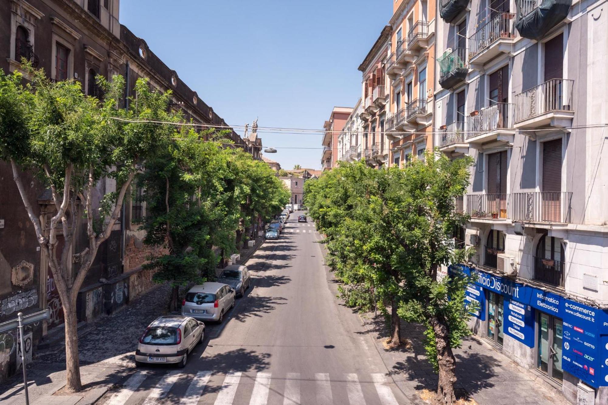 Terra Dell'Etna Apartment Catania Luaran gambar